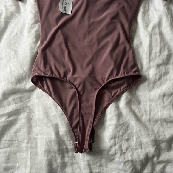 Windsor Off the shoulder bodysuit - Picture 2 of 3